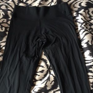 Victoria’s Secret Pink leggings